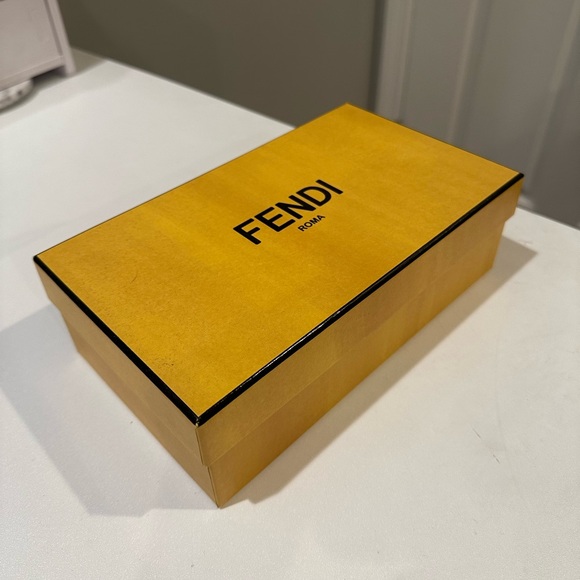 FENDI FE400091 55Q Tortoise Sunglasses main image 10